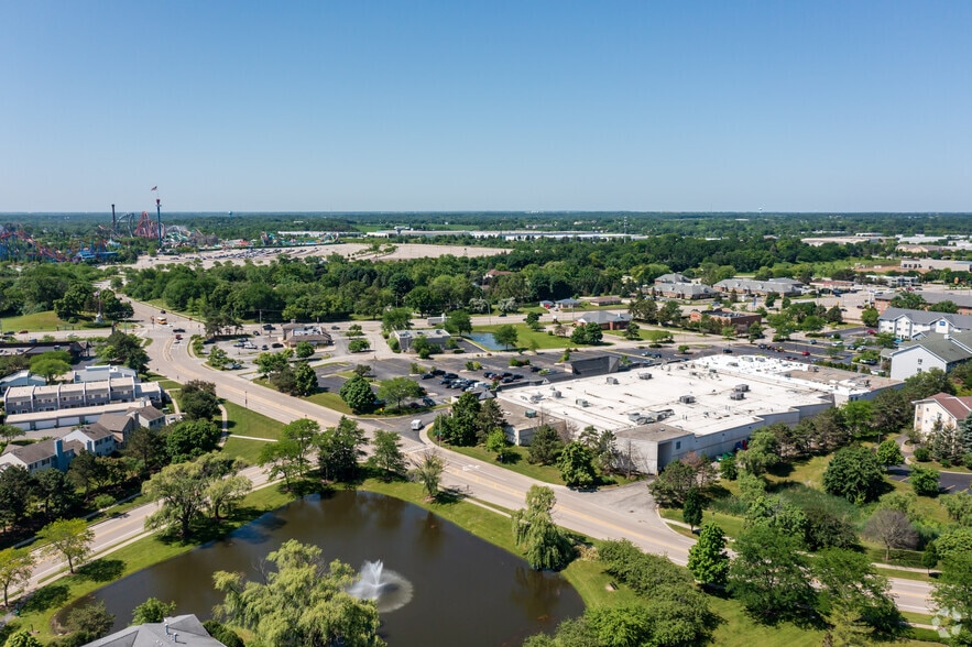 More Photos Of 5320-5340 Grand Ave, Gurnee General Retail For Lease