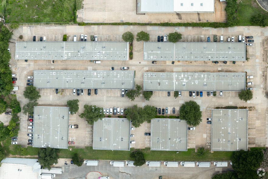 More Photos Of 8906 Wall St, Austin Unknown For Lease