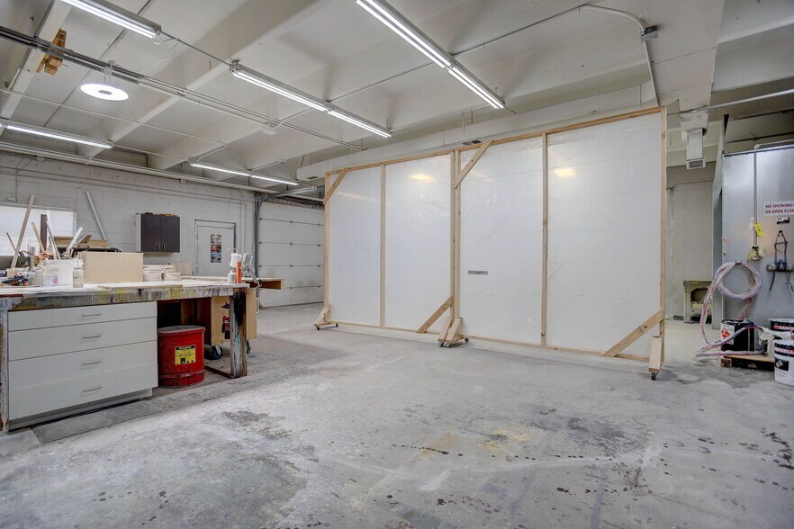 More Photos Of 5985 Lamar St, Arvada Warehouse For Lease