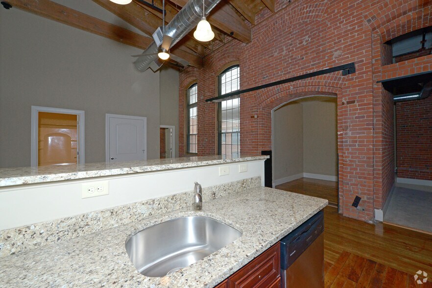 More Photos Of 12 Eagle St, Providence Apartments For Lease