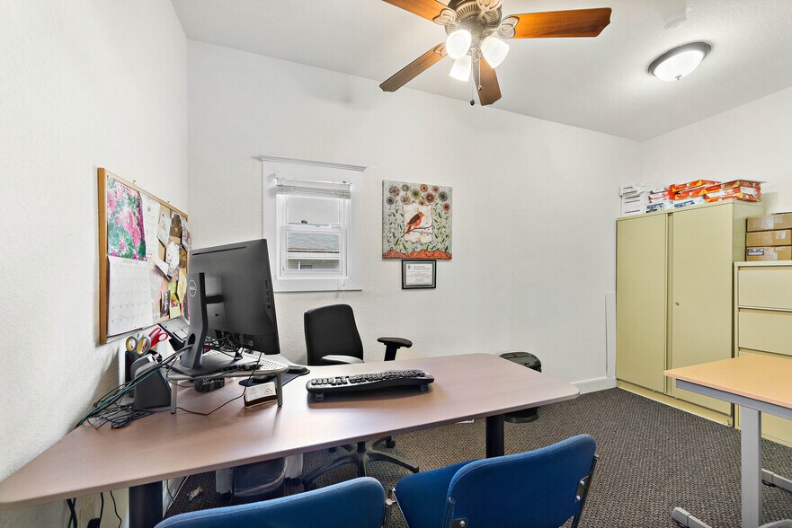 More Photos Of 707 Quitman St, Houston Office For Sale
