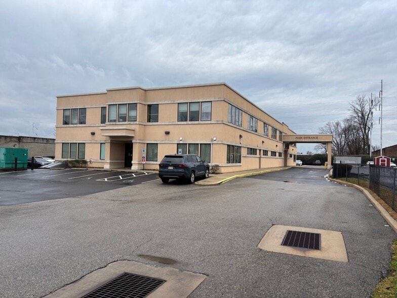 More Photos Of 2000 Grant Ave, Philadelphia Medical For Sale