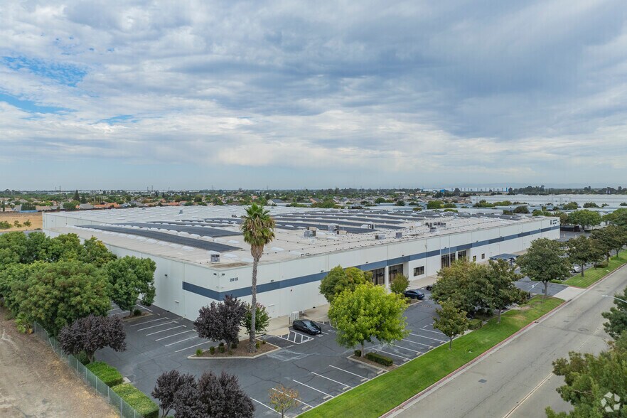 More Photos Of 2615 Boeing Way, Stockton Warehouse For Lease