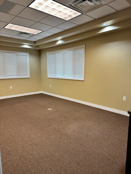 More Photos Of 38770 Garfield Rd, Clinton Township Medical For Lease