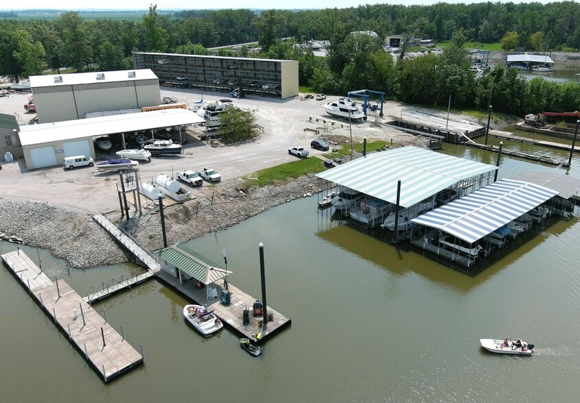 More Photos Of 6247 Highway V, Saint Charles Marina For Sale
