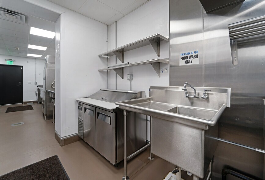More Photos Of 30 N Main St, Fond Du Lac Restaurant For Sale