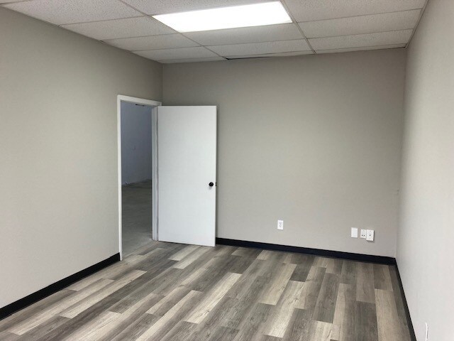 More Photos Of 1700-1708 Kelley Ave, Kissimmee Warehouse For Lease