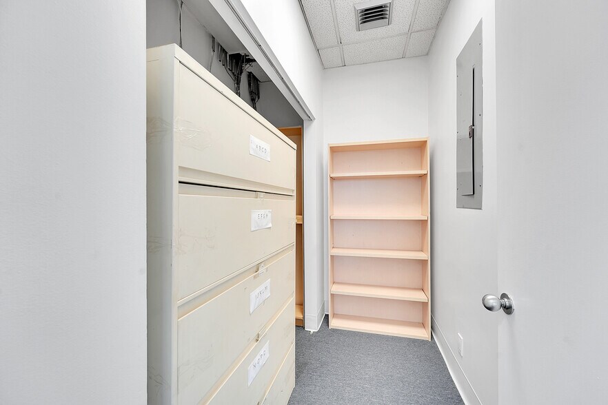 More Photos Of 2328 10th Ave N, Lake Worth Office For Lease