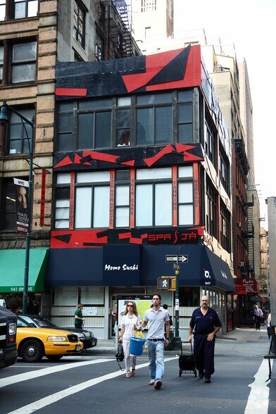 More Photos Of 300 W 56th St, New York Restaurant For Lease