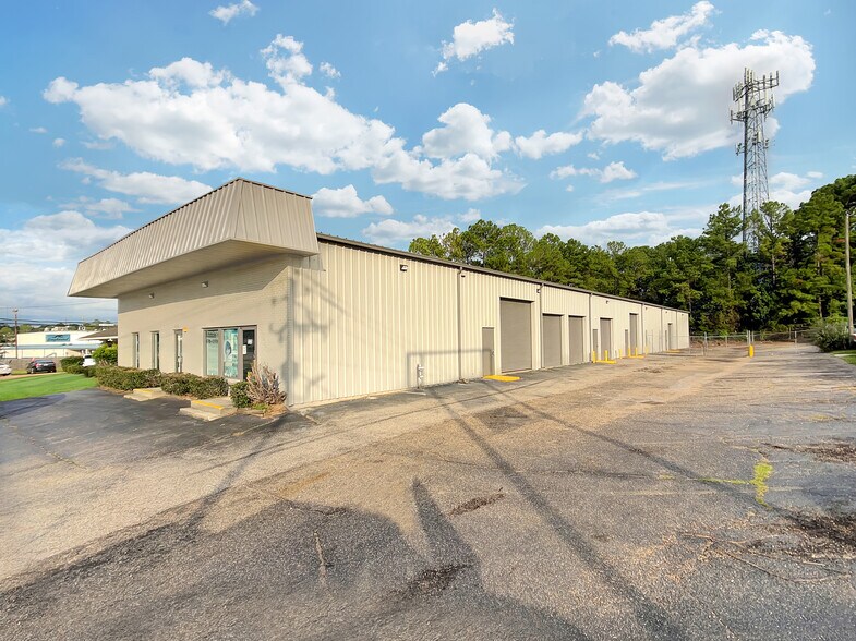 More Photos Of 2565 Government Blvd, Mobile Freestanding For Lease