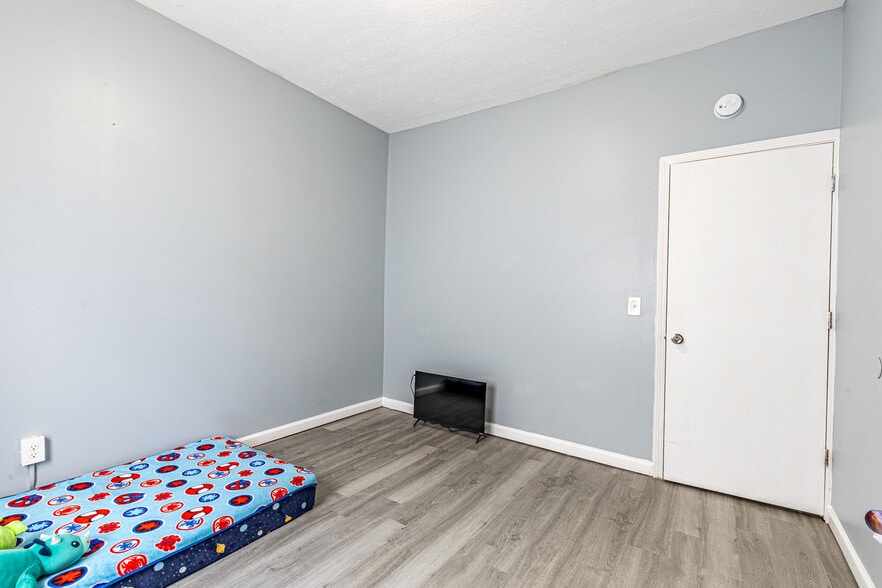 More Photos Of 757 W Main St, Rochester Multifamily For Sale
