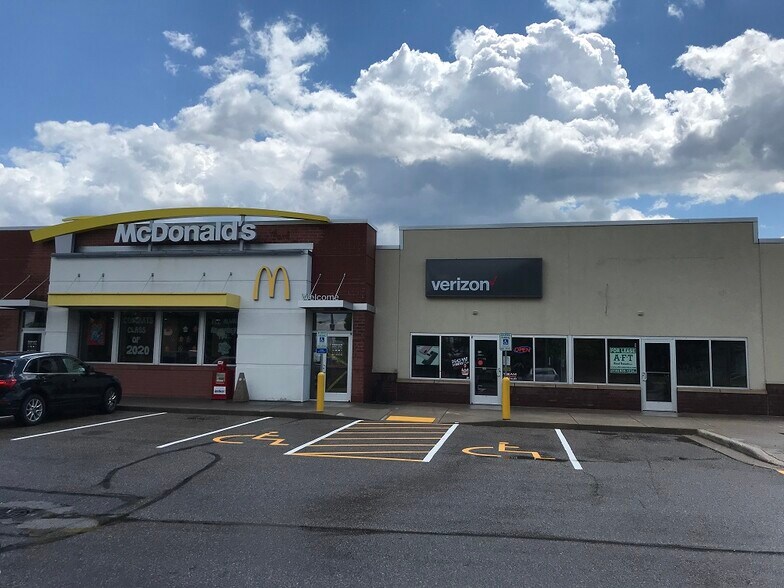 More Photos Of 2000 17th Ave, Bloomer Storefront Retail Office For Lease