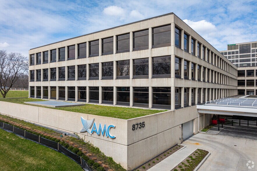 More Photos Of 8725 W Higgins Rd, Chicago Unknown For Lease