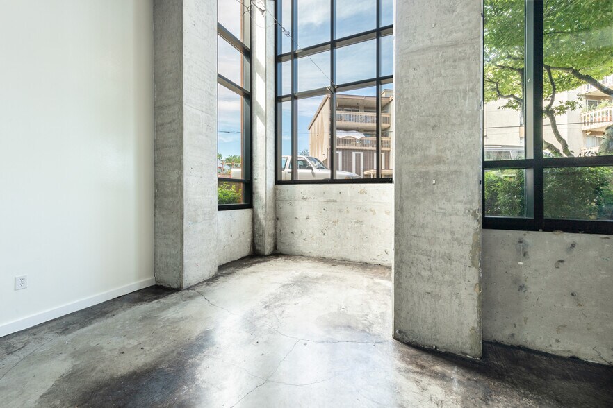 More Photos Of 225 NE 65th St, Seattle Apartments For Sale