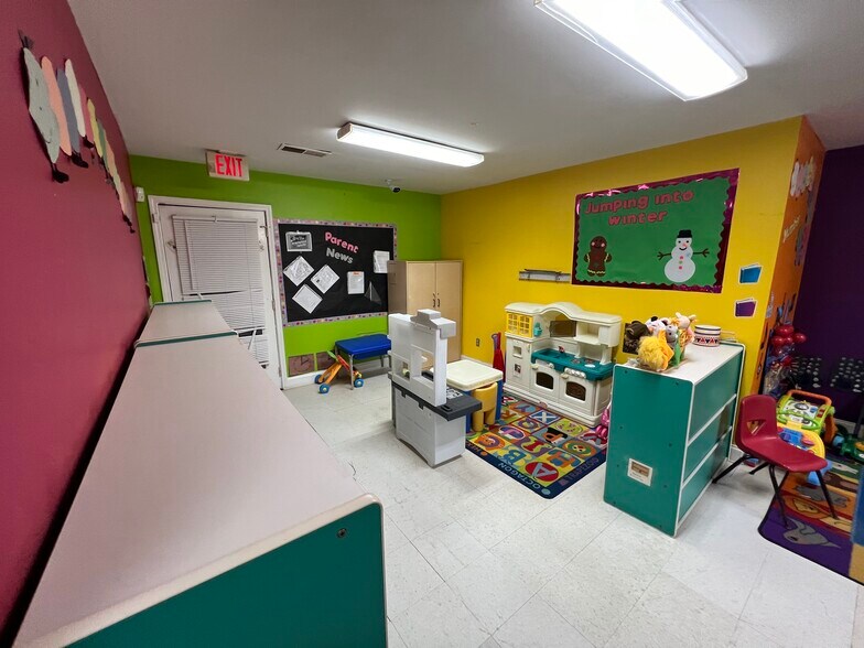 More Photos Of 3900 Bakers Ferry Rd SW, Atlanta Daycare Center For Sale