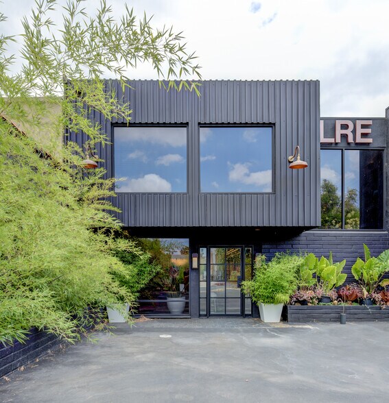 More Photos Of 710 Seward St, Los Angeles Loft Creative Space For Lease