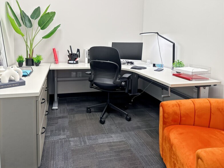 More Photos Of 5225 Tech Data Dr, Clearwater Coworking Space