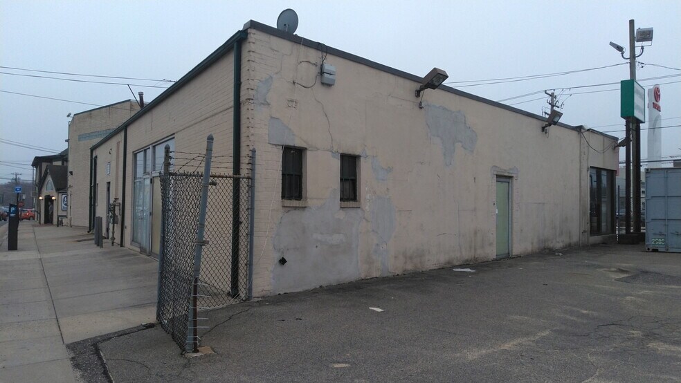 More Photos Of 256 N Franklin St, Hempstead General Retail For Sale