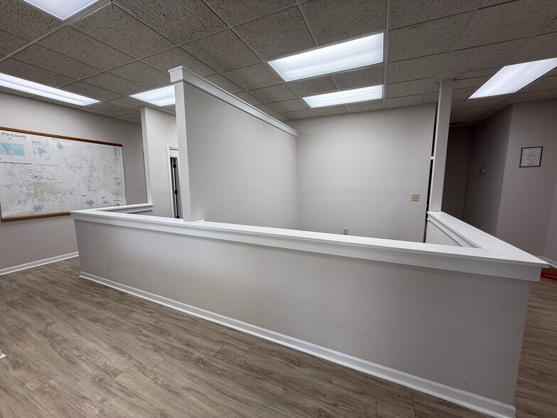 More Photos Of 150 E Fire Tower Rd, Winterville Office Residential For Lease