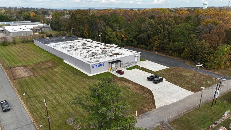 More Photos Of 343 23rd St, Hickory Warehouse For Sale