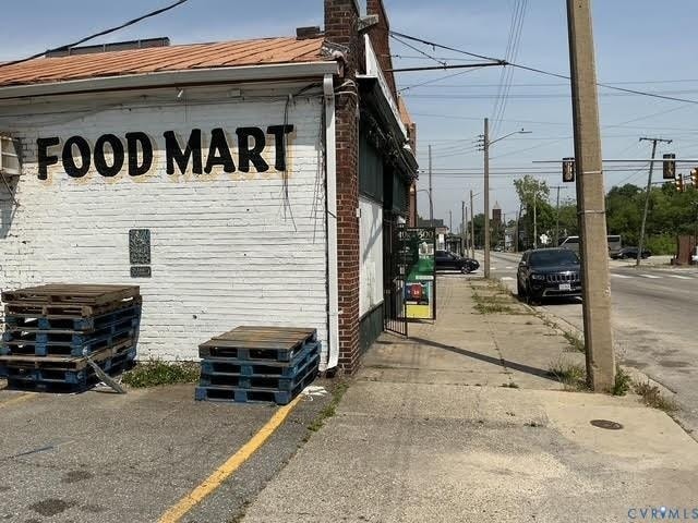 More Photos Of 1105 W Washington St, Petersburg Convenience Store For Sale