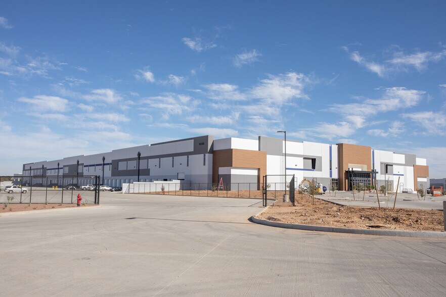 More Photos Of 16395 W Camelback Rd, Goodyear Unknown For Lease