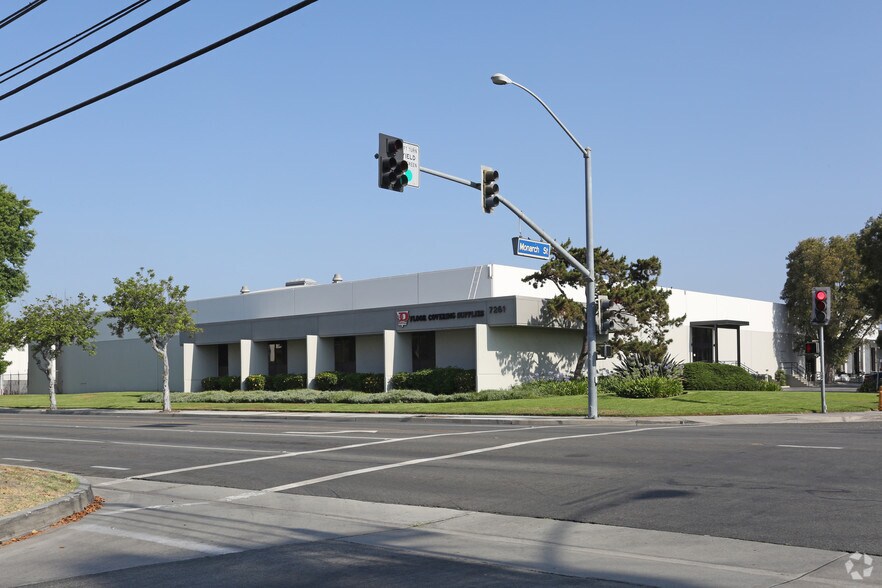 More Photos Of 7261 Lampson Ave, Garden Grove Warehouse For Lease