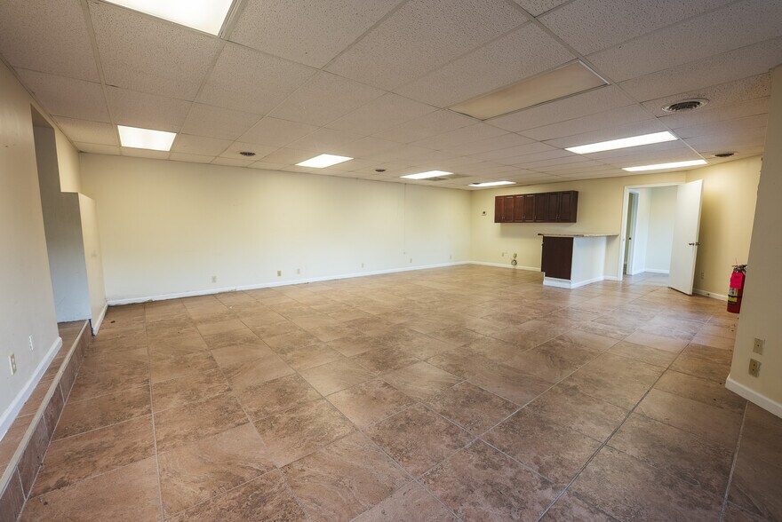 More Photos Of 690 N Franklin St, Christiansburg Office For Sale