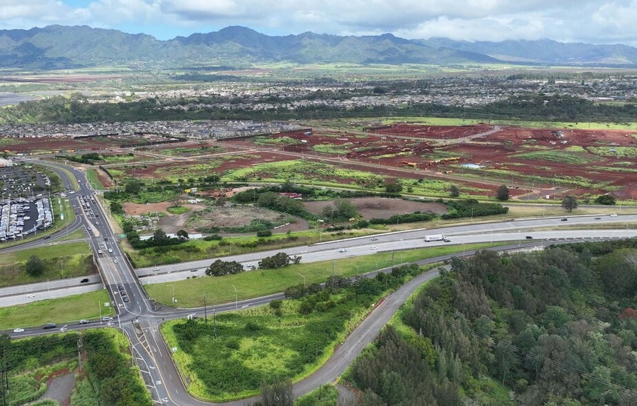 More Photos Of 94-0 Eolakoa Dr, Waipahu Hotel For Sale