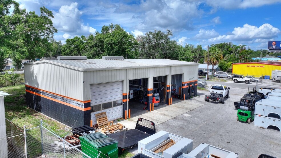 More Photos Of 2016 W Memorial Blvd, Lakeland Auto Repair For Lease