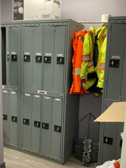 More Photos Of 100 Harry Walker Pky, Newmarket Warehouse For Sale