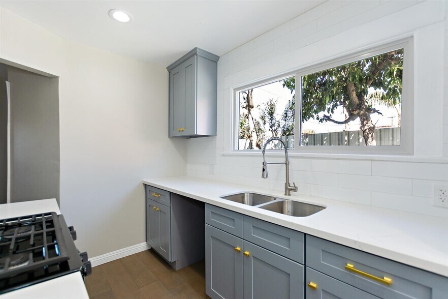 More Photos Of 1703 S Burlington Ave, Los Angeles Apartments For Sale