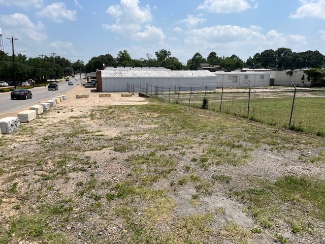 More Photos Of 400 S Austin St, Brenham Land For Sale