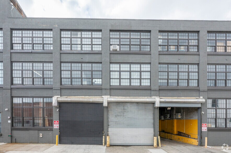 More Photos Of 169 54th St, Brooklyn Warehouse For Lease