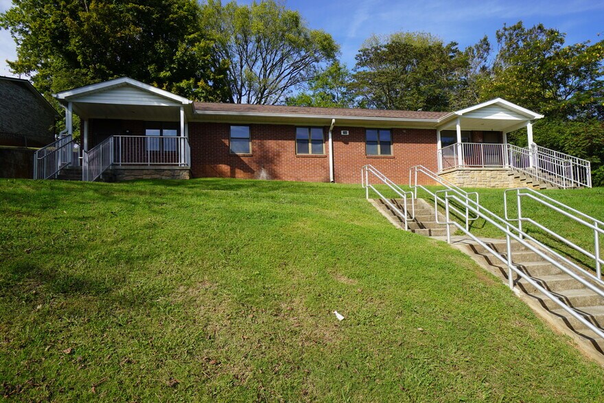 More Photos Of 706 Jay St, Jefferson City Apartments For Sale