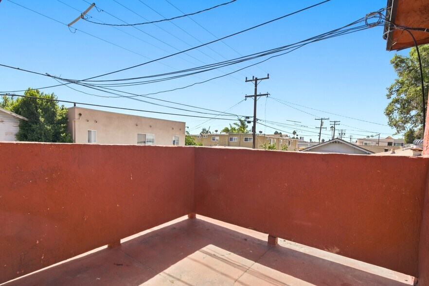 More Photos Of 4073-4077 Chamoune Ave, San Diego Apartments For Sale