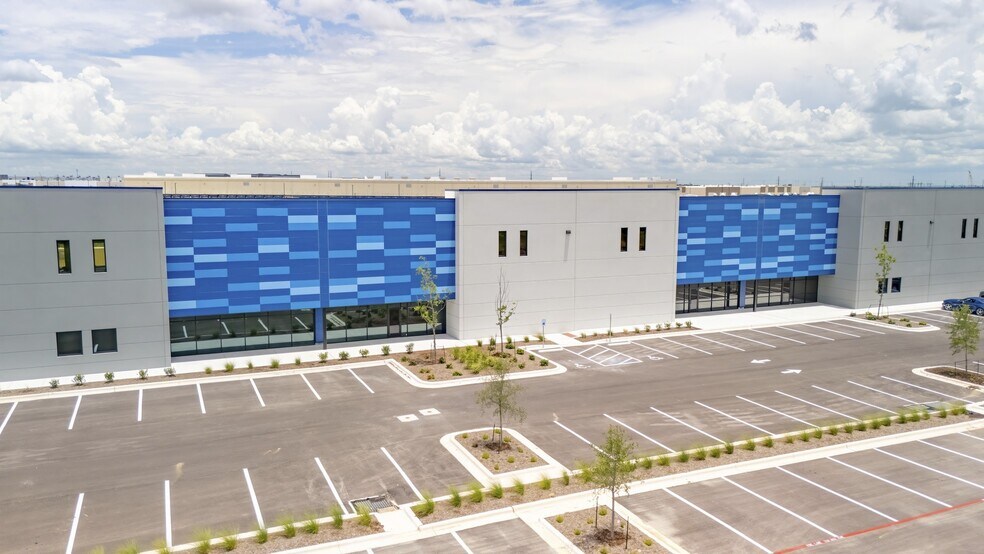 More Photos Of 15508 Impact Way, Pflugerville Warehouse For Lease