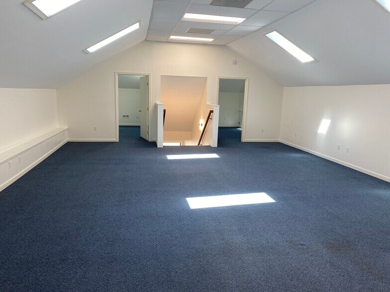 More Photos Of 306 Tyler Ave, Newport News Office Residential For Lease