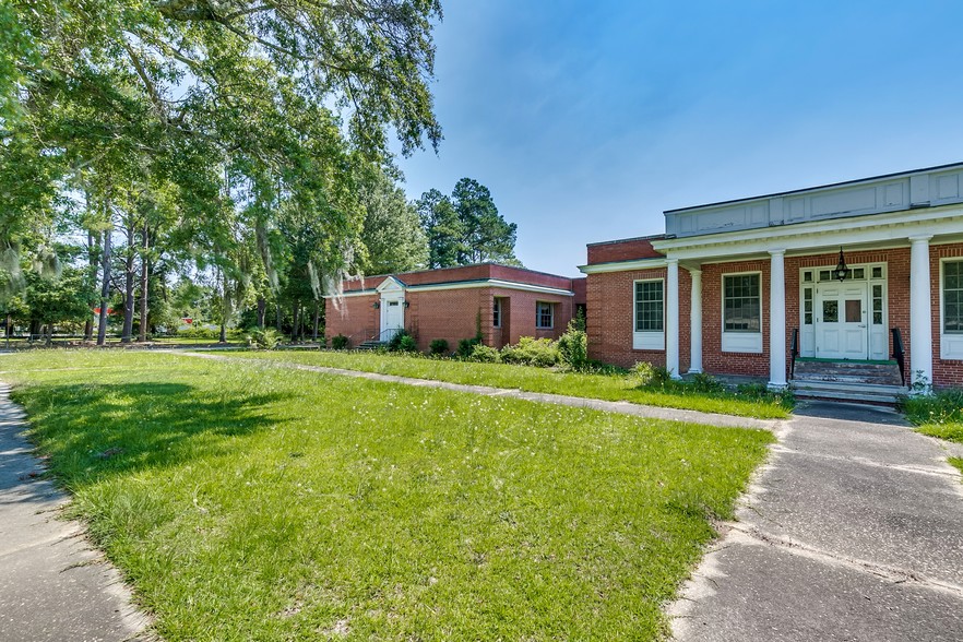 More Photos Of 1202 N Main St, Marion Assisted Living For Sale