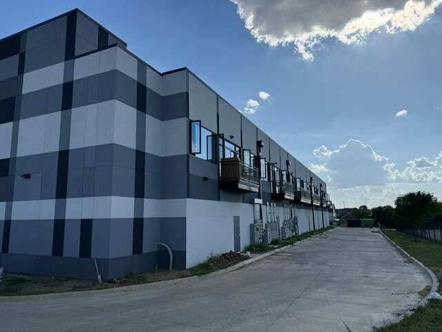 More Photos Of 3501 Carbon Rd, Irving General Retail For Lease