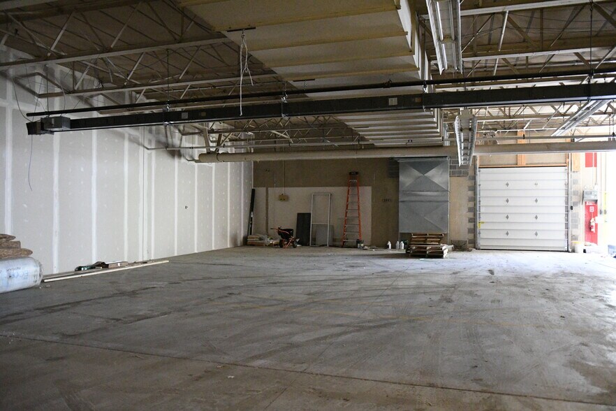 More Photos Of 401 Broad St, Johnstown Manufacturing For Lease