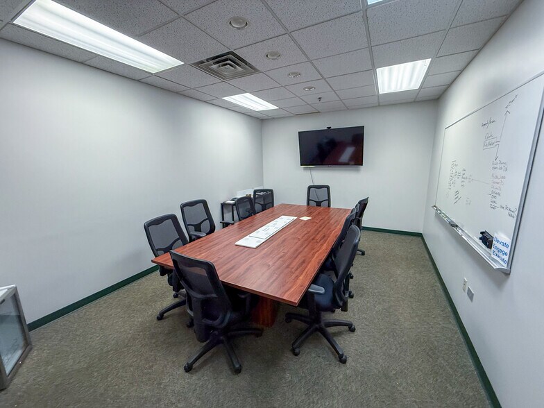 More Photos Of 1400 Crispin Dr, Elgin Warehouse For Lease