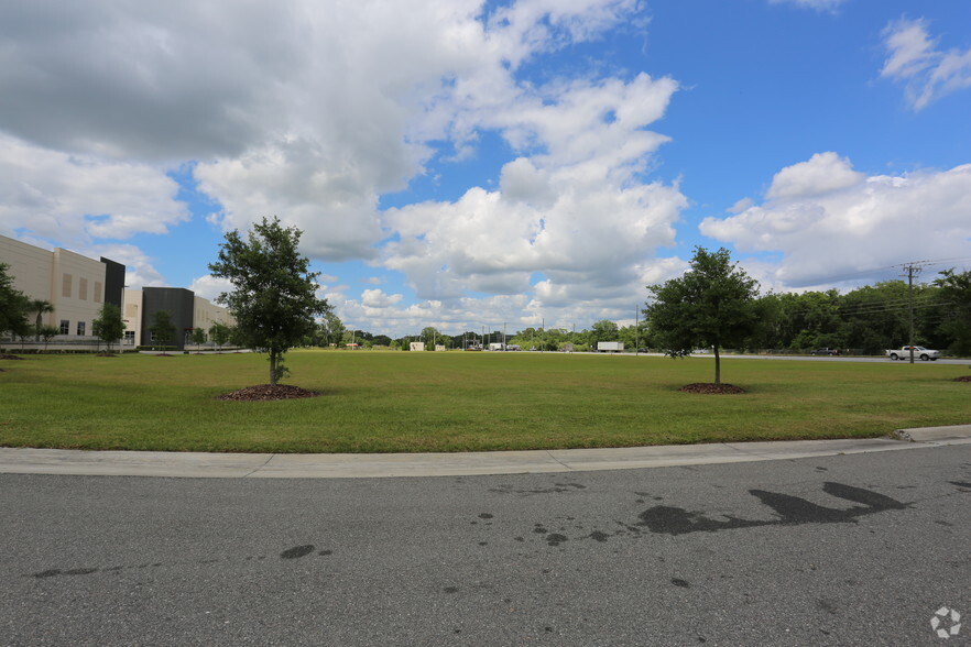 More Photos Of 201 S County Line Rd, Plant City Unknown For Lease