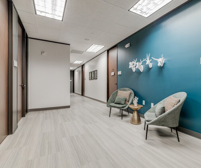 More Photos Of 2401 Fountain View Dr, Houston Office For Lease