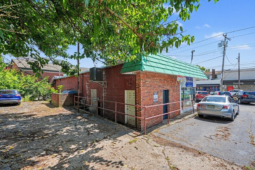 More Photos Of 3528 Harrison Ave, Cincinnati Auto Repair For Sale