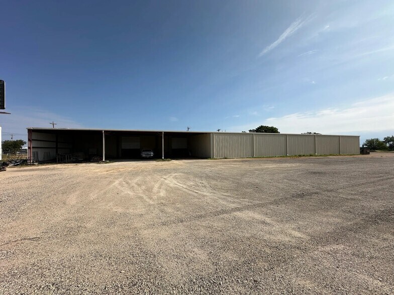 More Photos Of 1075 E Highway 80, Abilene Warehouse For Lease