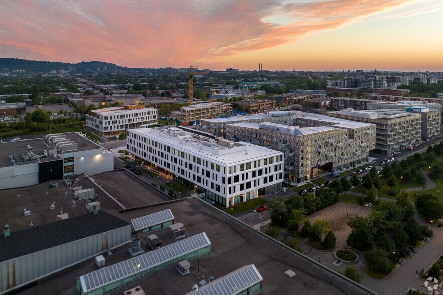 More Photos Of 2600 Rue William Tremblay, Montréal Unknown For Lease