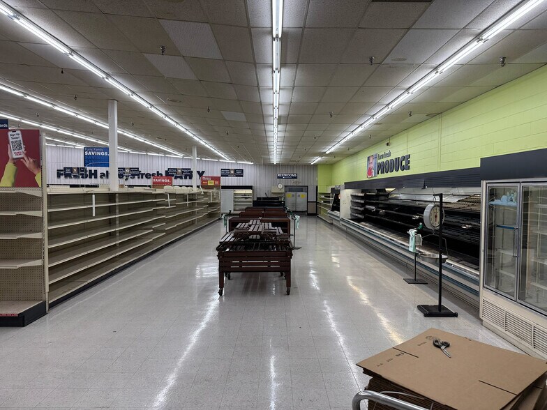 More Photos Of 1900 Harlan St, Falls City Supermarket For Sale
