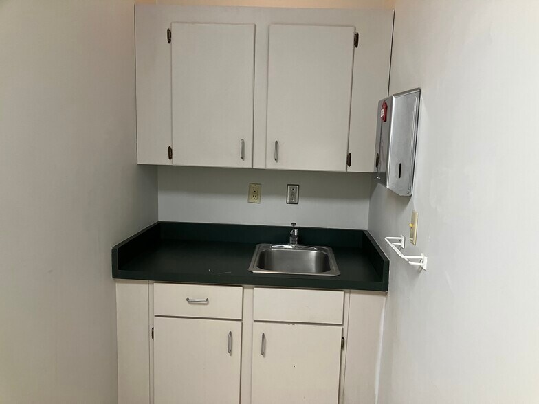 More Photos Of 401-435 E 2nd Ave, Owasso Storefront Retail Office For Lease