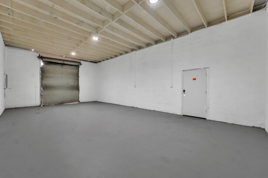 More Photos Of 1626-1640 Pine St, Oxnard Warehouse For Sale
